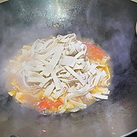 酸甜微辣下饭菜⤷番茄酸汤千张丝的做法图解6