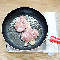 煎鸡腿肉-丘比沙拉汁日式口味的做法图解4