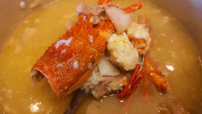 龙虾响螺瘦肉粥的做法