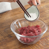 #秋天怎么吃#白玉菇蒸牛肉｜懒人料理的做法图解2