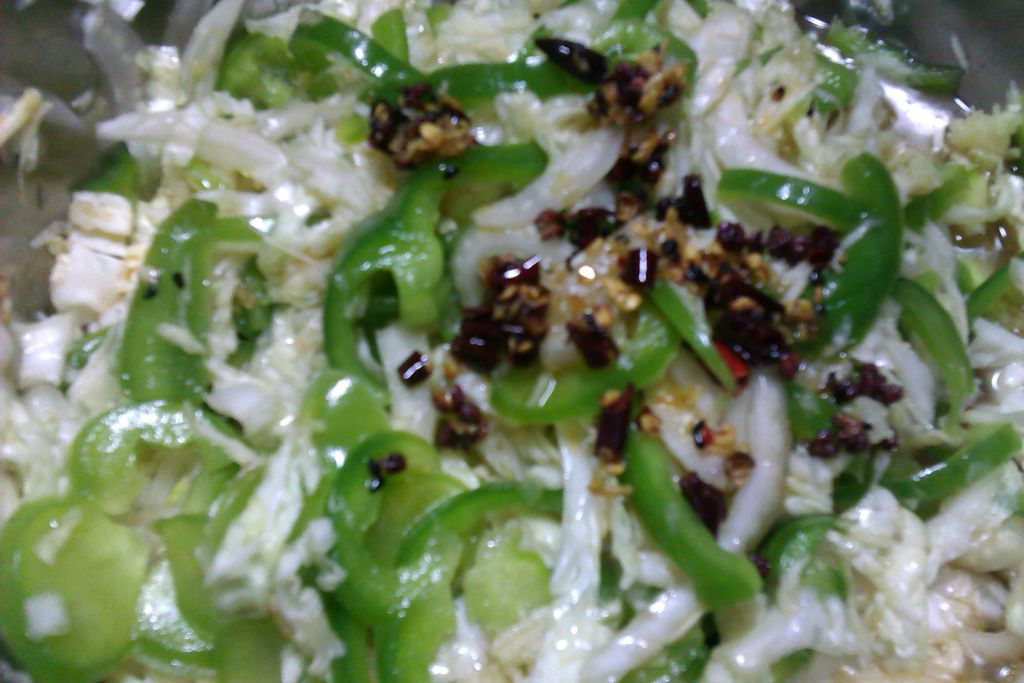 Chinese cabbage with green pepper