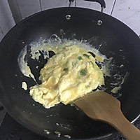 海鲜菇炒鸡蛋的做法图解5