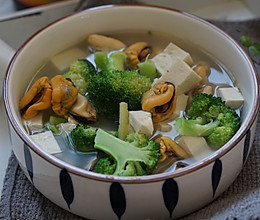 西兰花海虹豆腐汤的做法