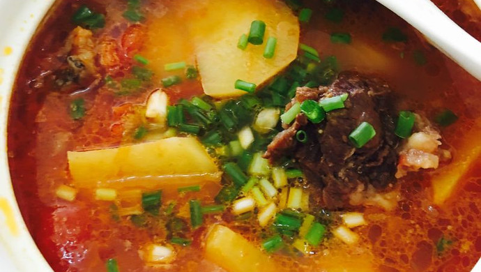 西红柿土豆牛骨汤