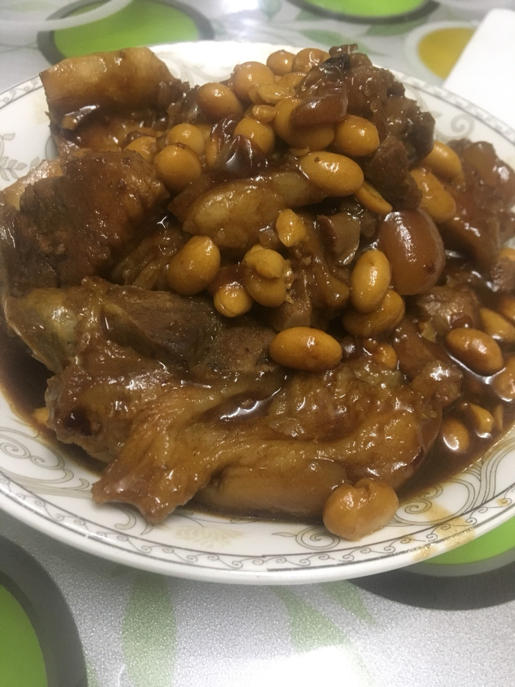 黄豆焖猪脚的做法