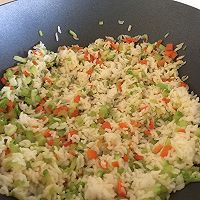 青菜炒米饭的做法图解3