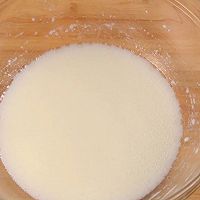蜜瓜雪山蛋糕的做法图解1