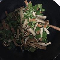 青椒炒香干的做法图解4