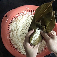 广式版【三角碱水粽】另加肉松  史上最详细包粽子教程的做法图解17