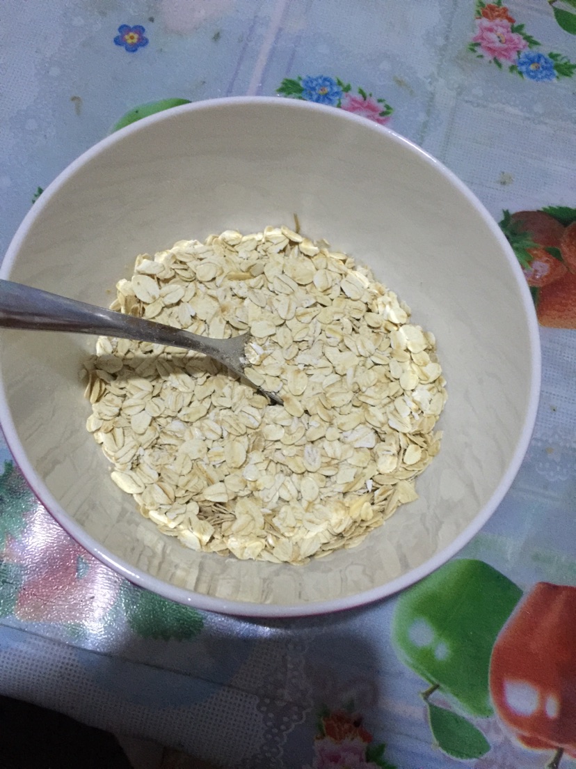 椰奶燕麦蔓越莓粥的做法图解1