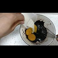 6寸可可戚风蛋糕的做法图解3