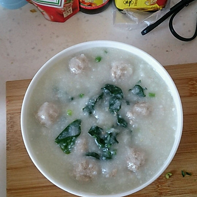 菠菜肉丸毋米粥