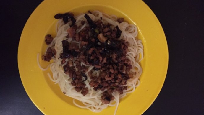 老干妈肉酱拌面