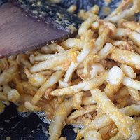 蛋黄焗蟹味菇的做法图解6