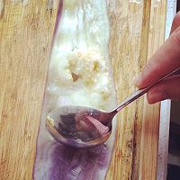 油炸荸荠茄子小肉丸的做法图解2