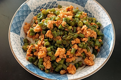 豆角肉末浇面