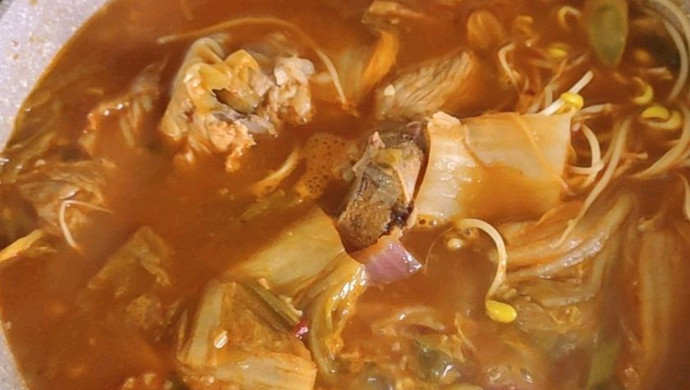 韩式脊骨泡菜土豆汤