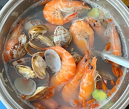 花蛤（花甲）烩海虾汤，夏季解暑必备好汤的做法