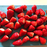 有手就会做❗春日必备懒人小甜品✅冰点草莓的做法图解3