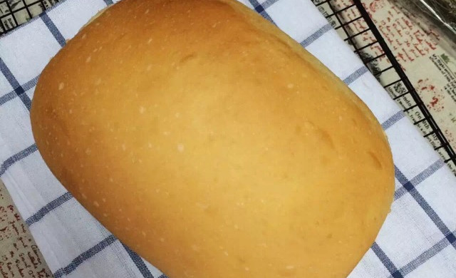 #东菱热旋风面包机之一键标准面包#