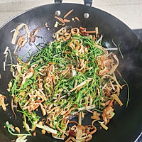 素炒芽苗菜（超简单、超营养）！的做法图解8