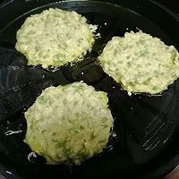 槐花饼的做法图解6