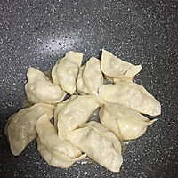 猪肉芹菜饺子的做法图解4