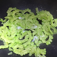 苦瓜笋丝炒饭#单挑夏天#的做法图解3