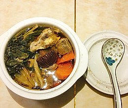 “美食视频挑战赛”菜干红萝卜猪骨汤的做法