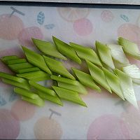 西芹炒肉的做法图解3