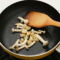 番茄炒白菜蘑菇的做法图解4
