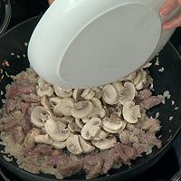 蘑菇牛肉饭的做法图解9