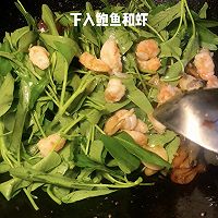 #感恩节烹饪挑战赛#鲜虾鲍鱼炒河粉的做法图解6