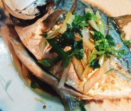 清蒸葱油鲳鱼/平鱼的做法