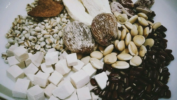 茯苓淮山薏米去湿汤