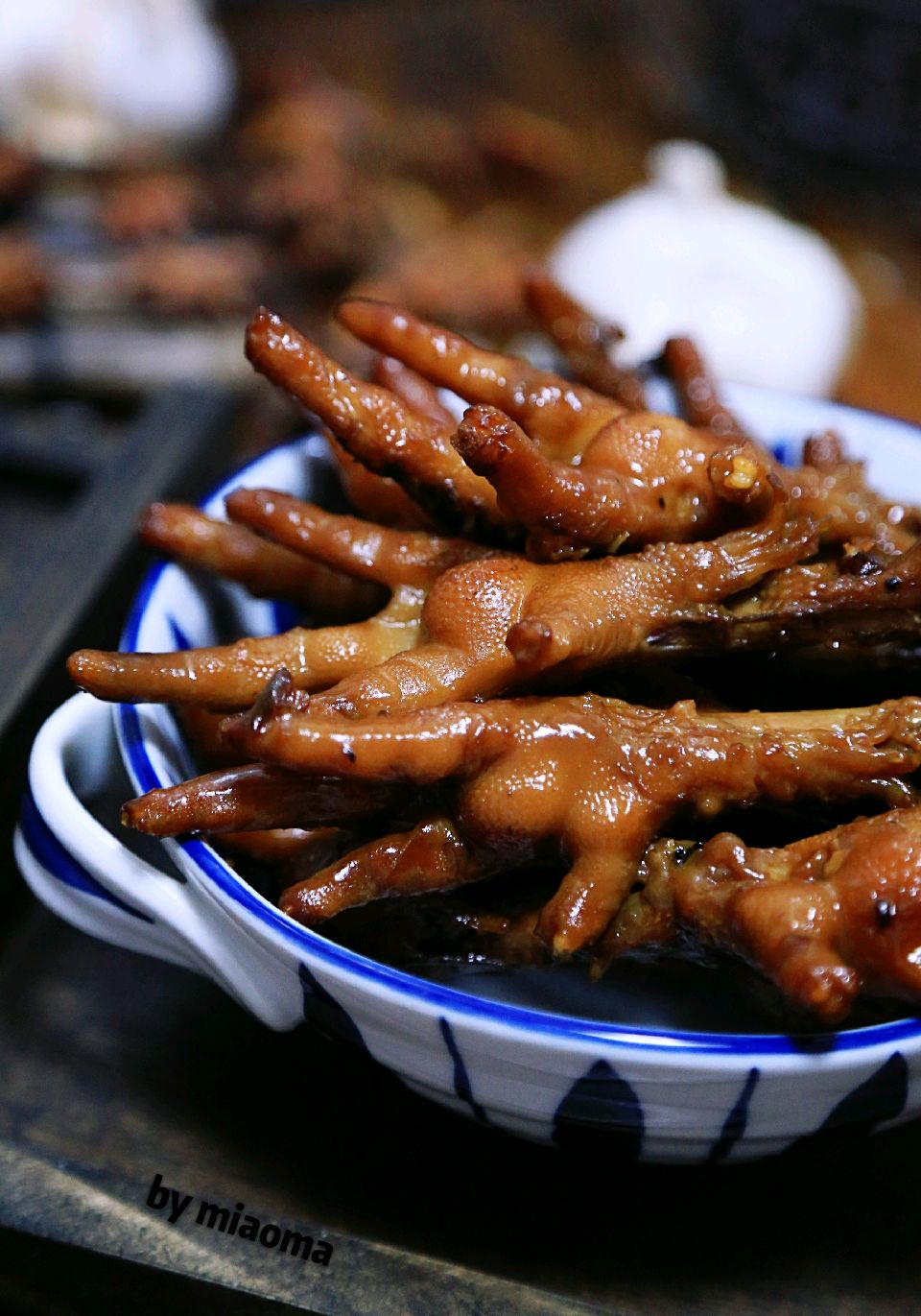 Braised chicken feet