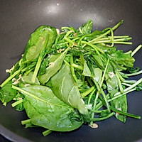 菠菜虾皮蛋皮汤的做法图解9