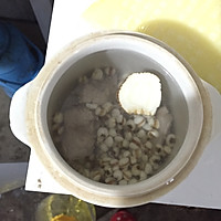 排骨薏米海参汤的做法图解3