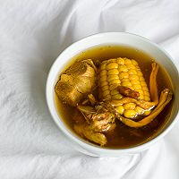 虫草花干贝枸杞芡实玉米排骨汤的做法图解1