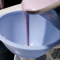 蓝莓酱酸奶冰棍儿的做法图解2