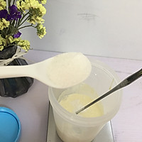 简单易做的健康美味的纯手工酸奶的做法图解4