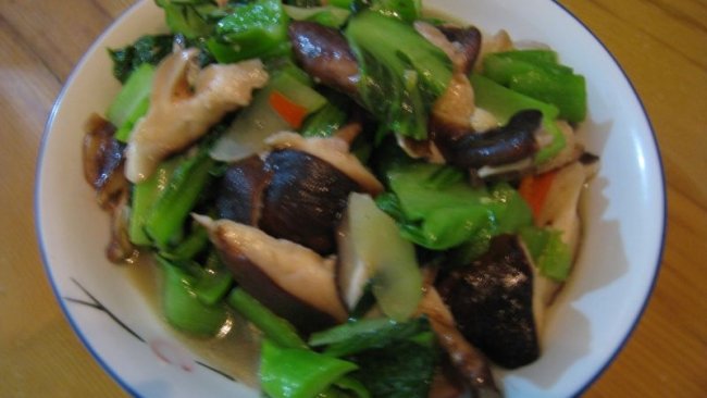 清炒香菇盖菜的做法