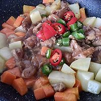 #时令蔬菜最养人#土豆胡萝卜炒鸡的做法图解10