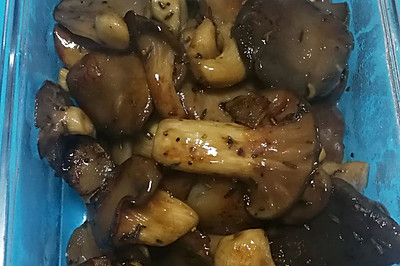 黑胡椒罗勒炒蘑菇