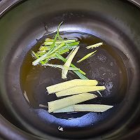 #花式新美味就酱简单#红烧肉煲芋头的做法图解2