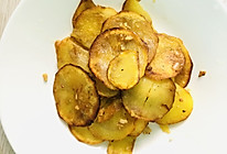 超级简单的香煎土豆片，可下饭可零食的做法