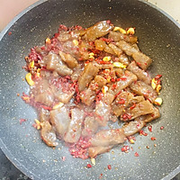 剁椒炒红薯粉臼的做法图解6