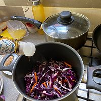 低脂午餐——鸡胸肉炒紫甘蓝的做法图解6