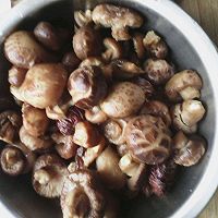 辣味土豆烧花菇的做法图解1