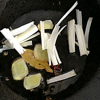 炖白鲳鱼，刺少肉多适合老小孩的做法图解4